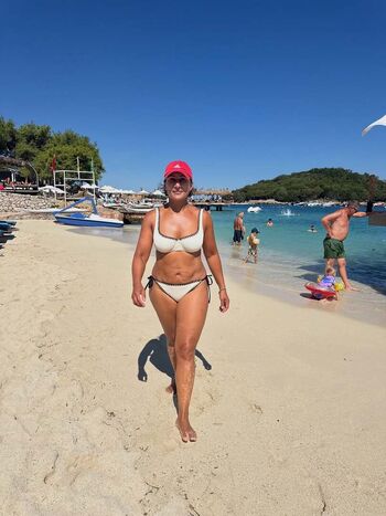 Saira khan page leaked private photo uncensored HD quality