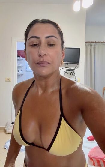 Saira khan page leaked private photo uncensored HD quality