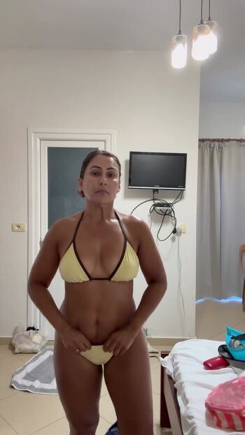 Saira khan page leaked private photo uncensored HD quality