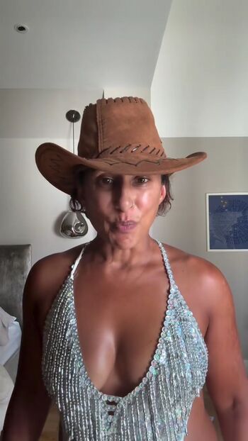 Saira khan leaked private photo uncensored HD quality