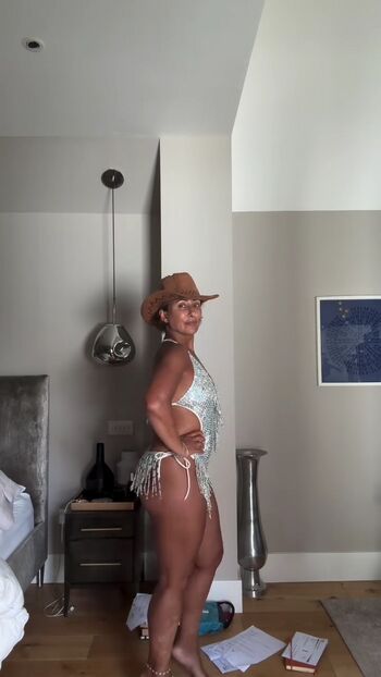 Saira khan leaked private photo uncensored HD quality