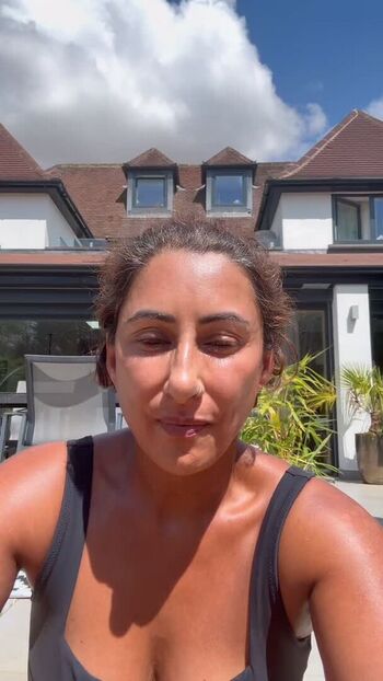 Saira khan leaked private photo uncensored HD quality