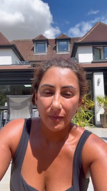 Saira khan leaked private photo uncensored HD quality