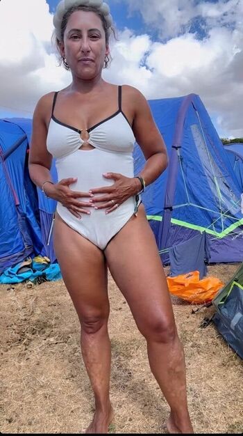 Saira khan leaked private photo uncensored HD quality