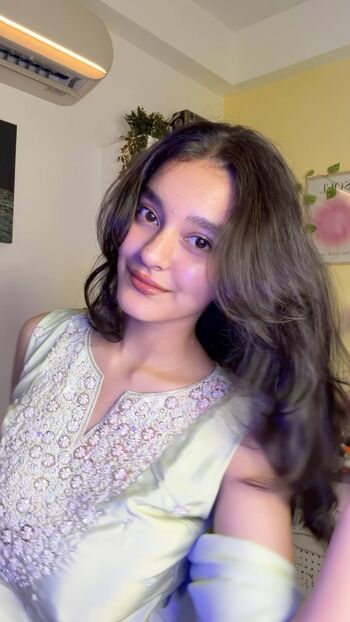 Sakshi pandey leaked private photo uncensored HD quality