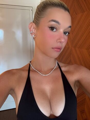 Sarahfuckingsnyder page leaked private photo uncensored HD quality