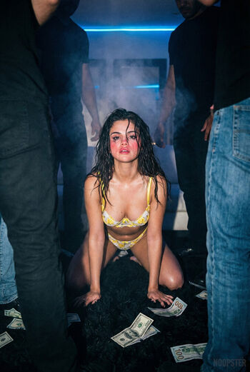 Selena gomez  page leaked private photo uncensored HD quality