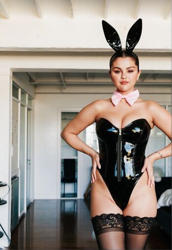 Selena gomez  page leaked private photo uncensored HD quality