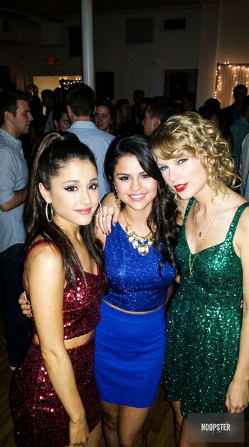 Selena gomez  page leaked private photo uncensored HD quality