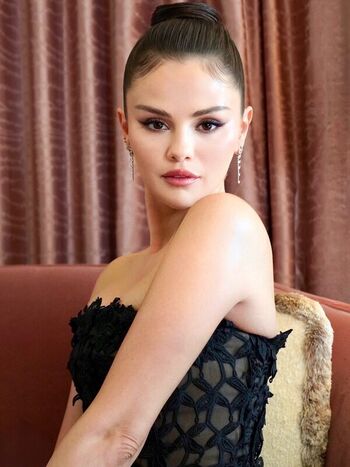 Selena gomez  page leaked private photo uncensored HD quality