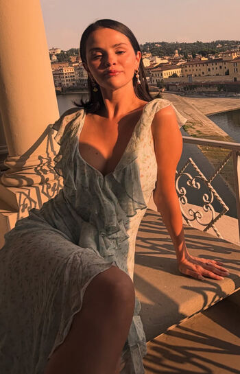 Selena gomez  page leaked private photo uncensored HD quality