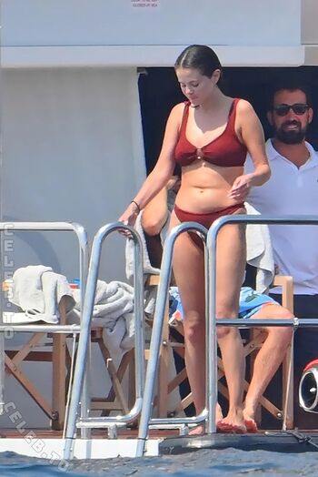 Selena gomez  page leaked private photo uncensored HD quality
