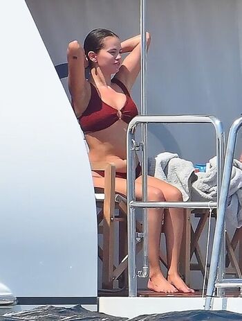 Selena gomez  page leaked private photo uncensored HD quality