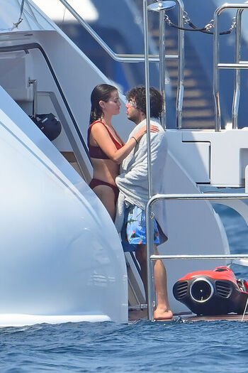 Selena gomez leaked private photo uncensored HD quality