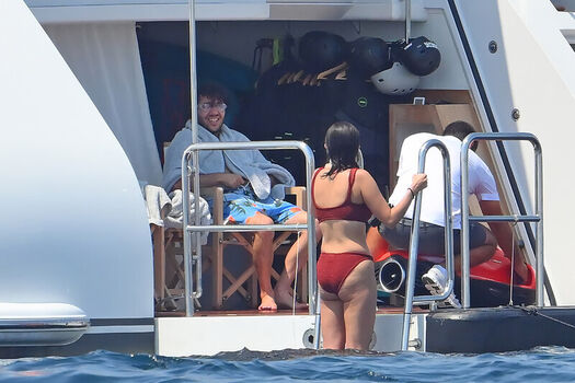 Selena gomez leaked private photo uncensored HD quality