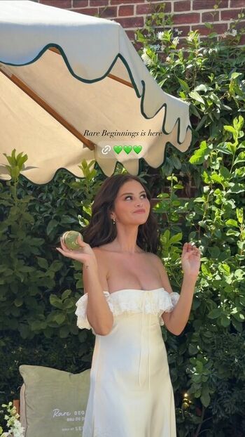 Selena gomez leaked private photo uncensored HD quality