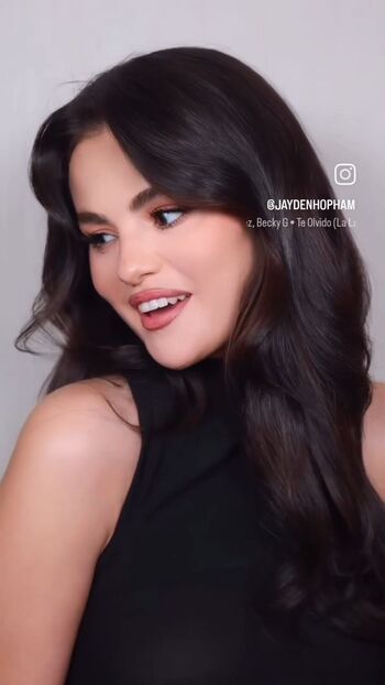 Selena gomez  page leaked private photo uncensored HD quality