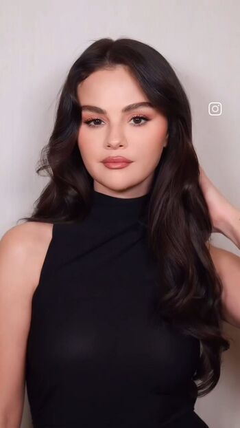 Selena gomez  page leaked private photo uncensored HD quality