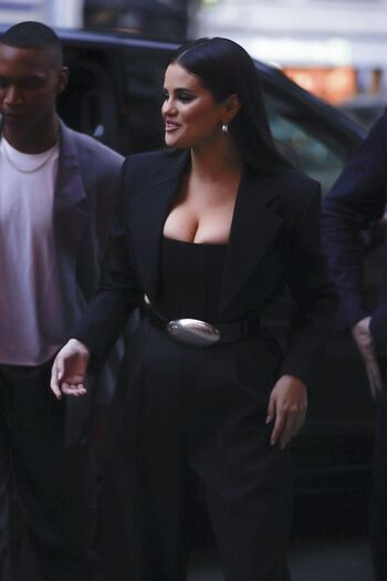 Selena gomez  page leaked private photo uncensored HD quality