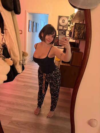 Serinide leaked private photo uncensored HD quality