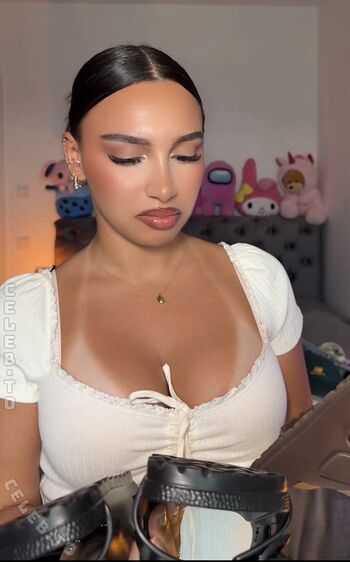 Shakiravv leaked private photo uncensored HD quality