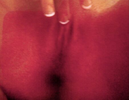 Show your girlfriend leaked private photo uncensored HD quality