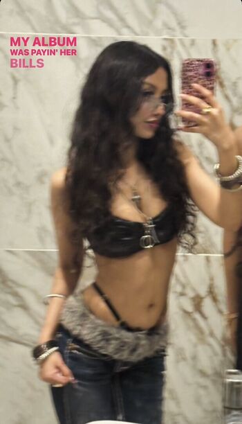 Shradhaa  page leaked private photo uncensored HD quality