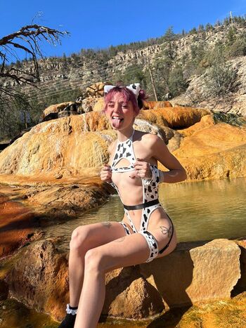 Shrooms q page leaked private photo uncensored HD quality