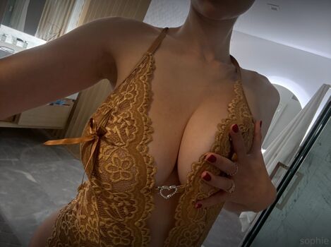 Sophie mudd  page leaked private photo uncensored HD quality