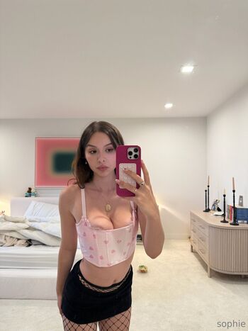 Sophie mudd  page leaked private photo uncensored HD quality