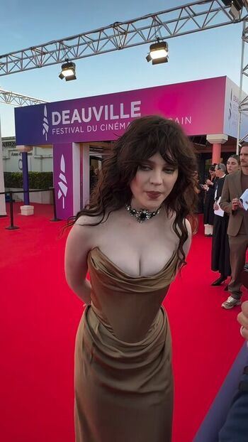 Sophie thatcher  page leaked private photo uncensored HD quality