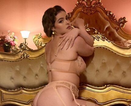 Stefania ferrario  page leaked private photo uncensored HD quality