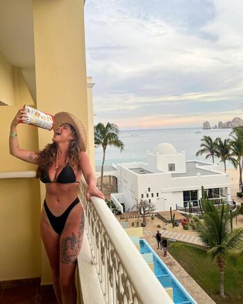 Taylor hull leaked private photo uncensored HD quality