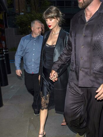 Taylor swift  page leaked private photo uncensored HD quality