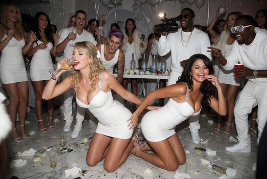 Taylor swift  page leaked private photo uncensored HD quality