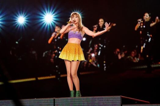 Taylor swift  page leaked private photo uncensored HD quality