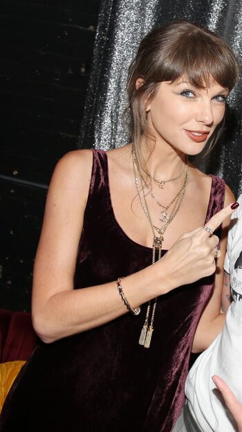 Taylor swift  page leaked private photo uncensored HD quality