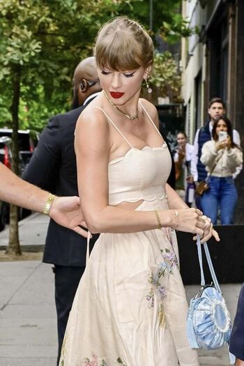 Taylor swift  page leaked private photo uncensored HD quality