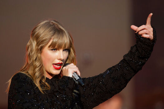 Taylor swift  page leaked private photo uncensored HD quality