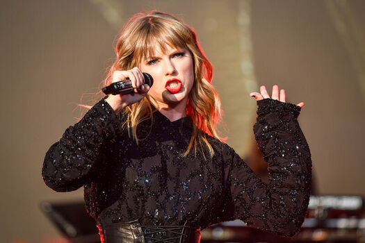 Taylor swift  page leaked private photo uncensored HD quality