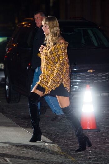 Taylor swift leaked private photo uncensored HD quality