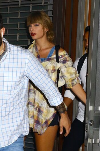 Taylor swift  page leaked private photo uncensored HD quality