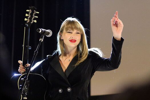Taylor swift  page leaked private photo uncensored HD quality