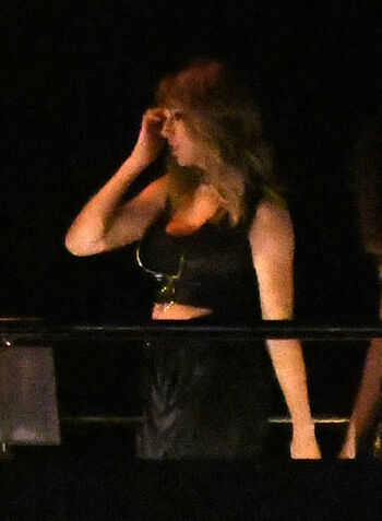 Taylor swift  page leaked private photo uncensored HD quality