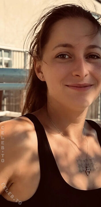 Teenleonie leaked private photo uncensored HD quality