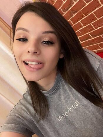 Tiny snoozie leaked private photo uncensored HD quality