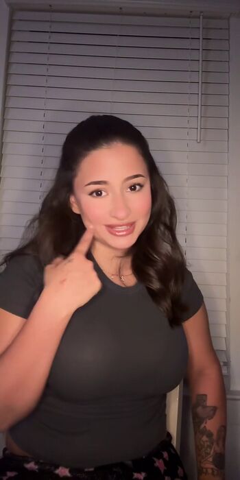 Viciouslyliving leaked private photo uncensored HD quality
