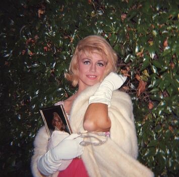 Vintage sexy celebs page leaked private photo uncensored HD quality