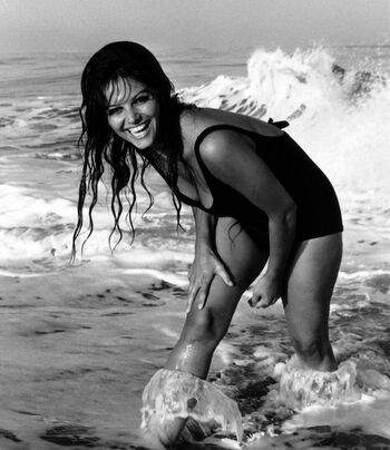 Vintage sexy celebs page leaked private photo uncensored HD quality