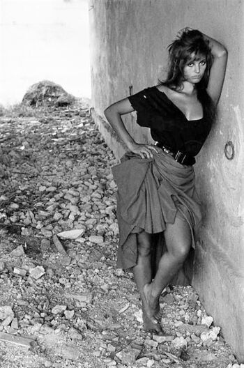 Vintage sexy celebs page leaked private photo uncensored HD quality
